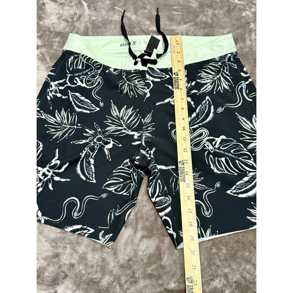 Roark The Passage Boardshorts 31 Tarantula Snake Zip Pocket Surf Swim Trunks